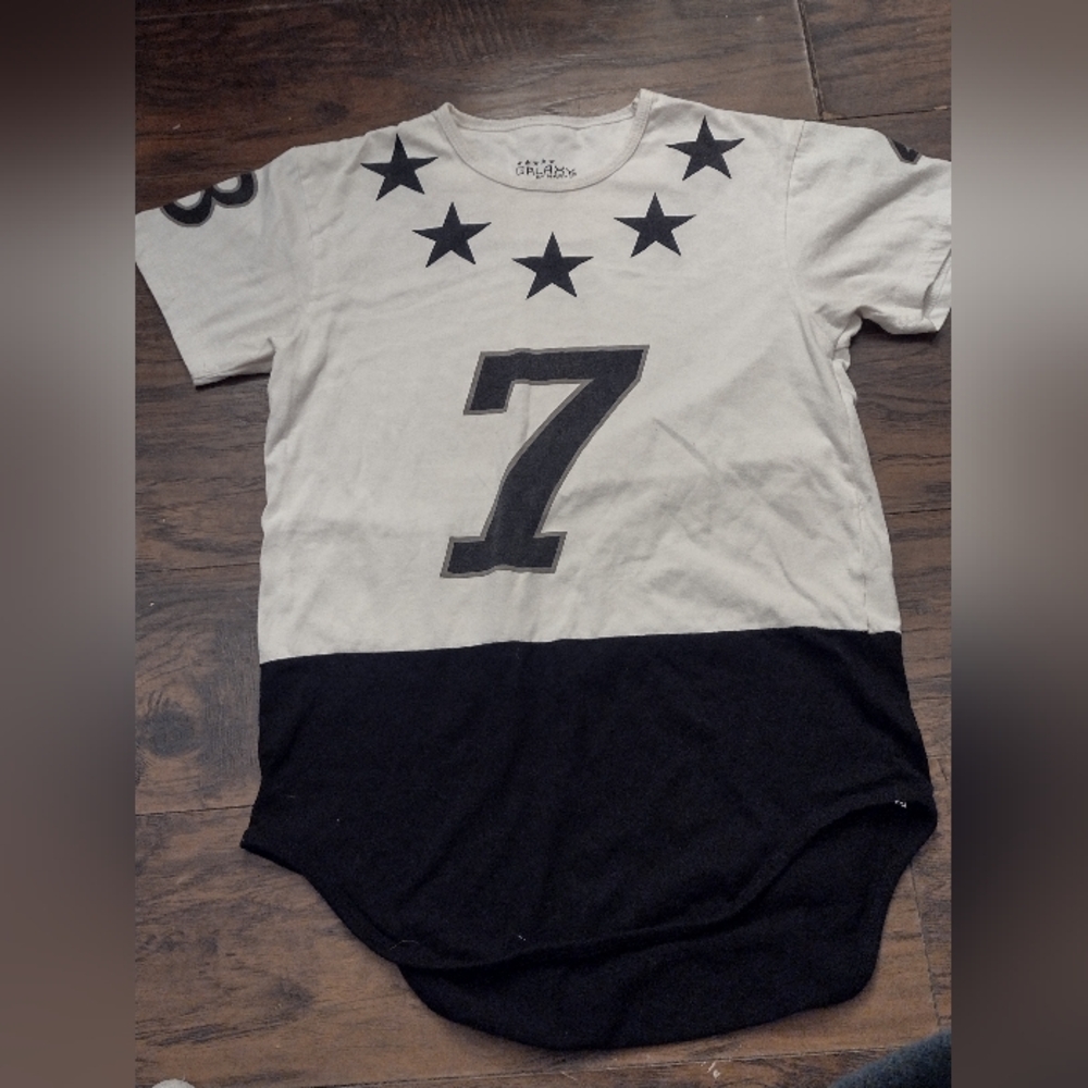 Galaxy By Harvic White Short Sleeve Tee with Star Design Size L(14/16).